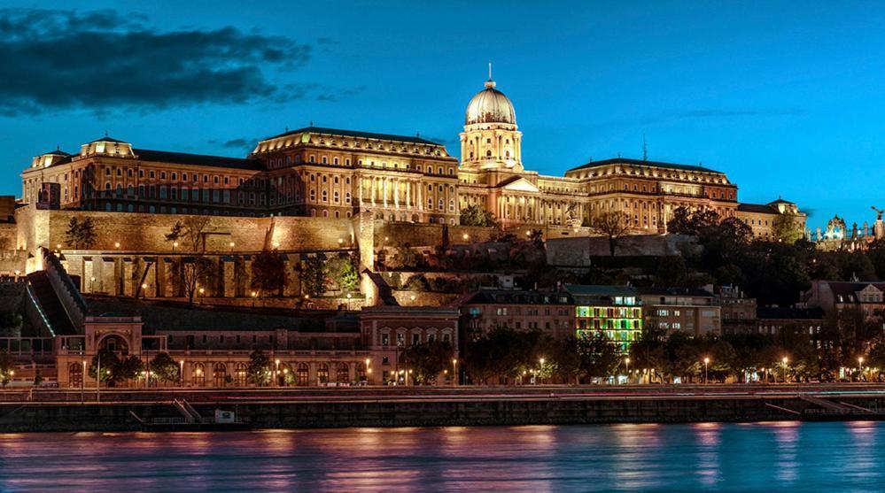 Buda Downtown Apartment Budapest Luaran gambar