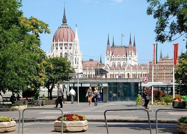 Buda Downtown Apartment Budapest Luaran gambar