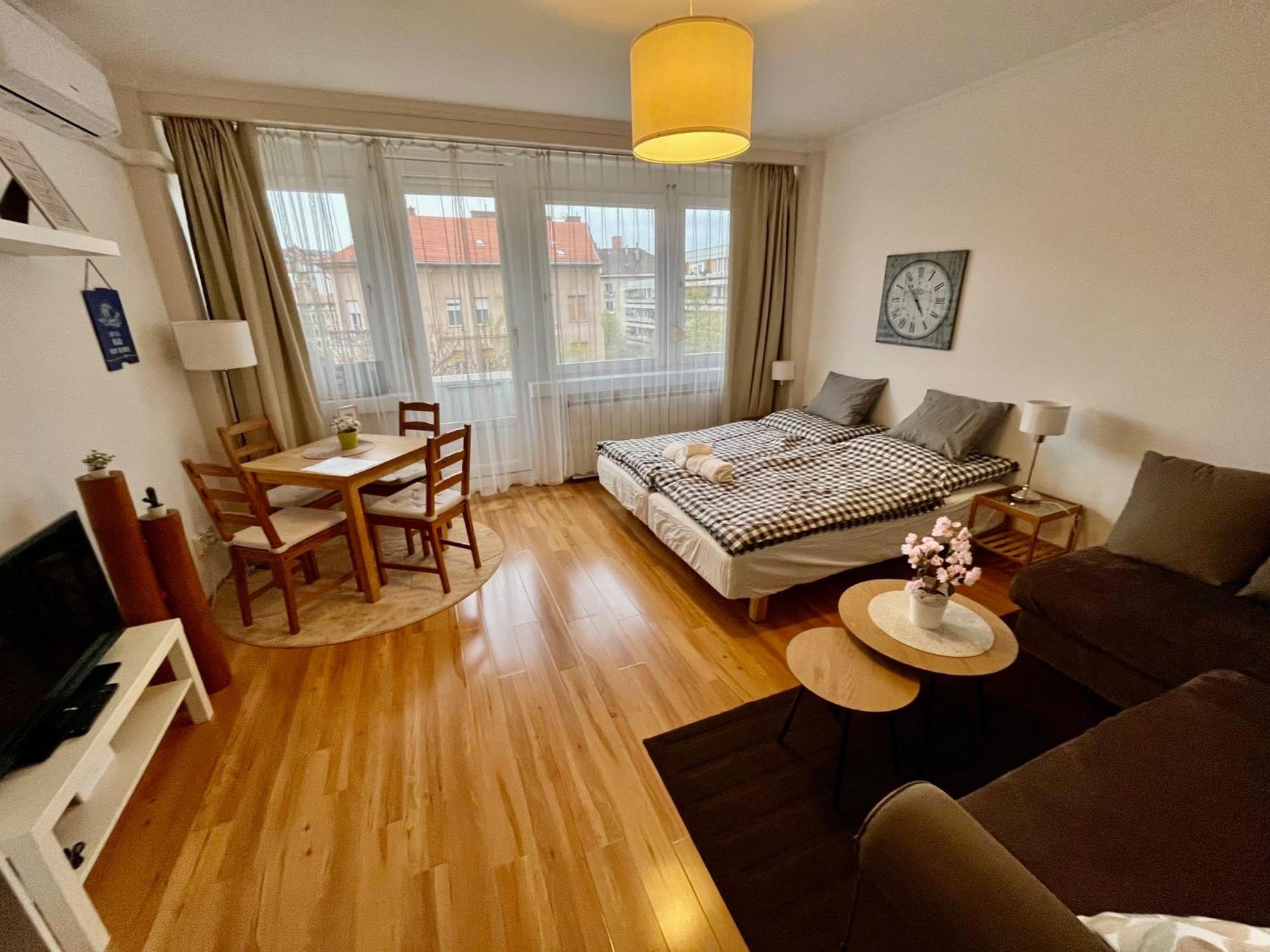 Buda Downtown Apartment Budapest Luaran gambar