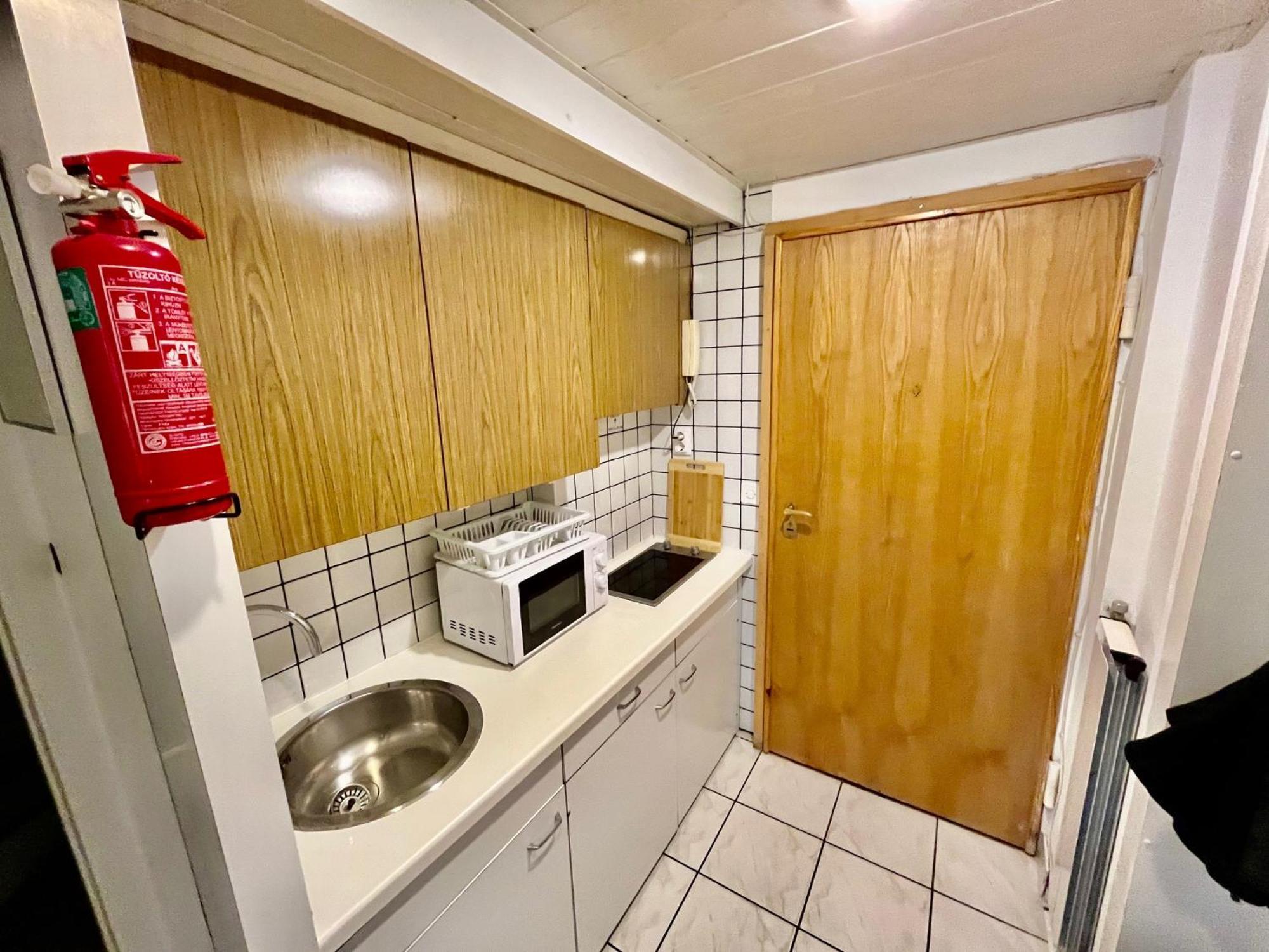 Buda Downtown Apartment Budapest Luaran gambar